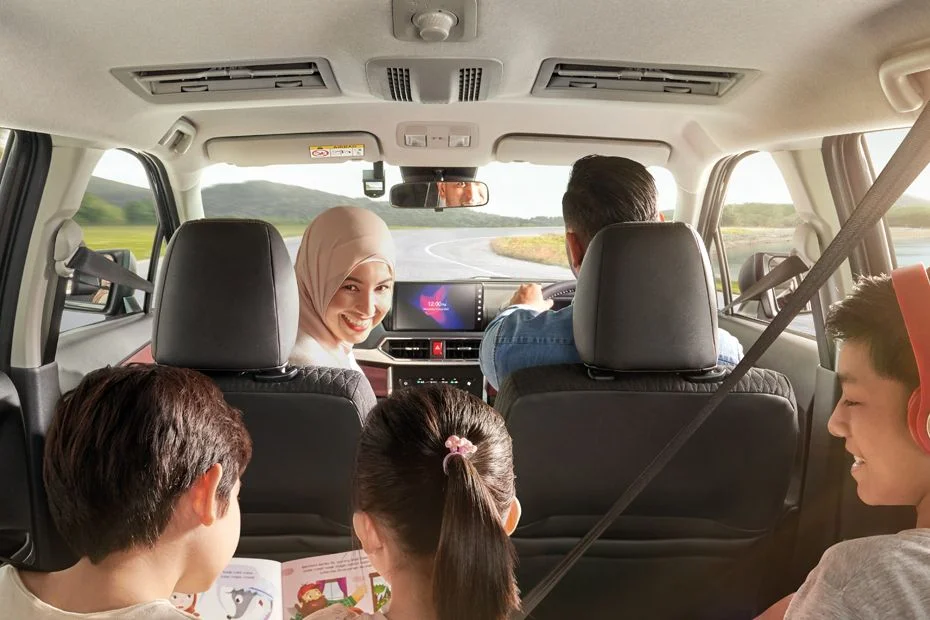 Baris ketiga tempat duduk Perodua Alza tujuh tempat duduk keluarga