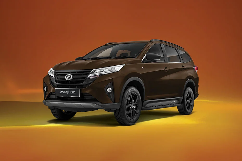 Perodua Aruz tampak hadapan sudut rendah