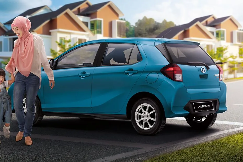Perodua Axia 2026 pandangan sudut belakang